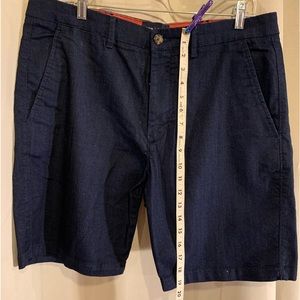 Men's Flat Front, Modern Fit Shorts, size 36 waist